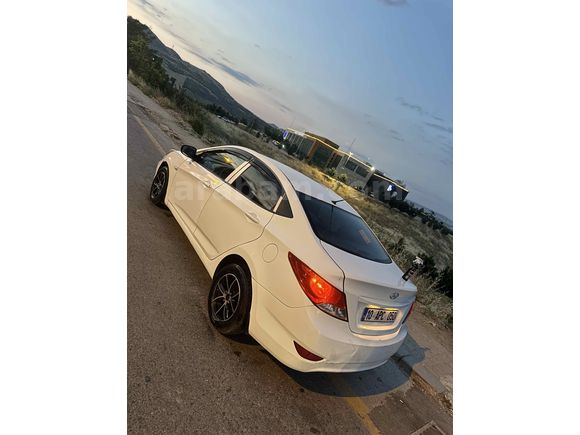 Sahibinden Hyundai Accent Blue 1.4 D-CVVT Mode 2014 Model 