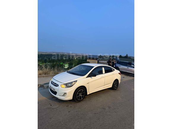 Sahibinden Hyundai Accent Blue 1.4 D-CVVT Mode 2014 Model 