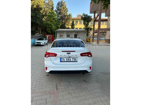 Sahibinden Ford Focus 1.0 EcoBoost Titanium Stil 2023 Model 
