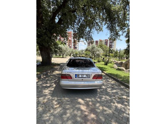Sahibinden Mercedes - Benz E 200 Kompressor Avantgarde 2001 Model  330.000 km