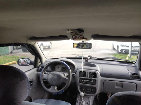 Renault Clio 1.4 16 walf 2001 Model