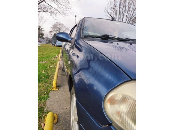 Renault Clio 1.4 16 walf 2001 Model