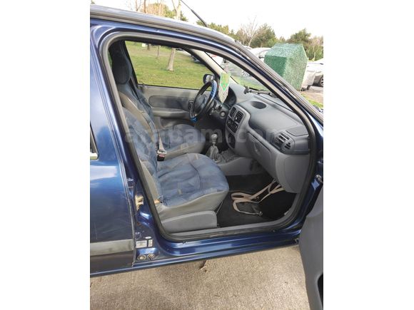 Renault Clio 1.4 16 walf 2001 Model