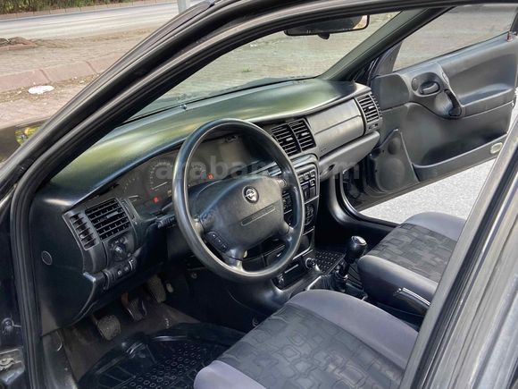 BEŞLER AUTO DAN 1997 MODEL 
2.0 MOTOR CD  PAKET KLIMALI
