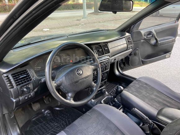 BEŞLER AUTO DAN 1997 MODEL 
2.0 MOTOR CD  PAKET KLIMALI
