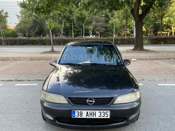 BEŞLER AUTO DAN 1997 MODEL 
2.0 MOTOR CD  PAKET KLIMALI
