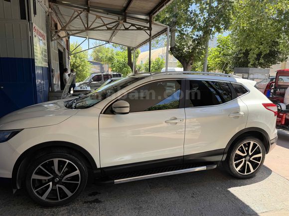 Sahibinden Nissan Qashqai 1.5 dCi Black Edition 2015 Model 