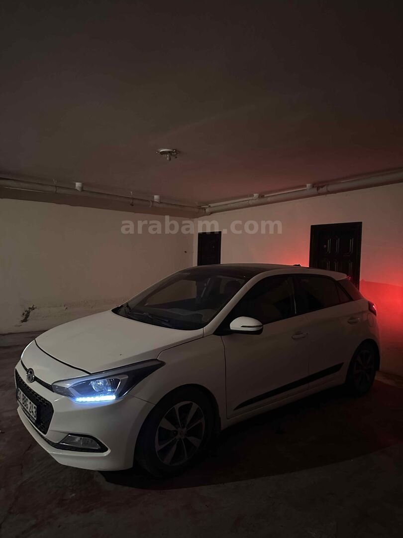 Sahibinden Hyundai i20 1.4 MPI Elite Smart 2016 Model Hatay 138.000 km Beyaz 6