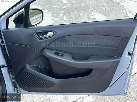 GENÇ AUTO'DAN HATASIZ RENAULT CLİO 0.68 KREDİ İMKANI İLE