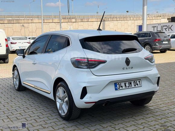 2024 CLİO 1.0 TCE EVOLUTİON - 70.000 KM - BOYASIZ
