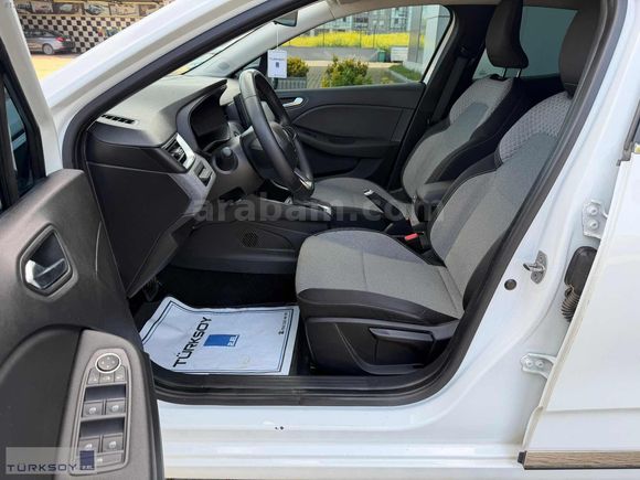 2024 CLİO 1.0 TCE EVOLUTİON - 70.000 KM - BOYASIZ