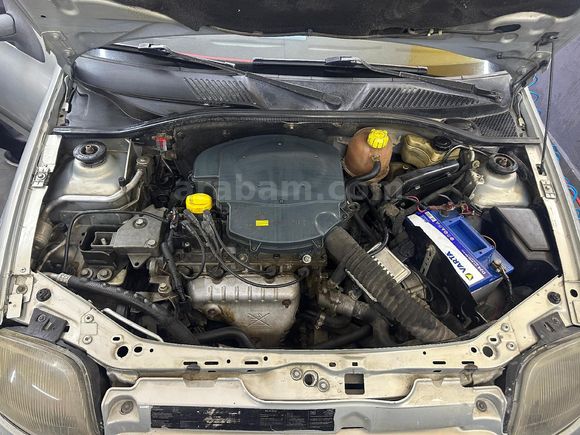 Sahibinden Renault Clio 1.4 RNA 2000 Model