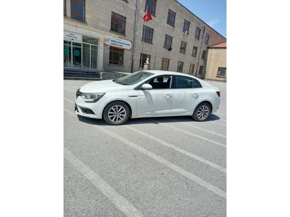 Öğretmenden Renault Megane 1.5 dCi Touch 2016 Model - Çok Temiz