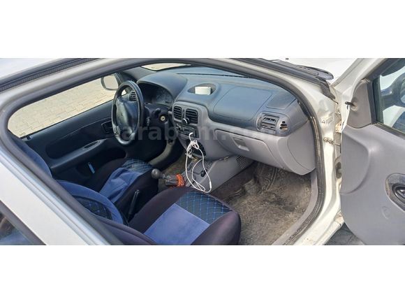 Sahibinden Renault Clio 1.4 RNA 2002 Model Mersin