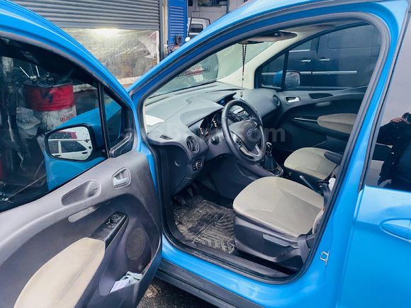 OTOMOBİL RUHSATLI Courier 1.6 TDCi Titanium Plus EN FULL MODELİ 2014