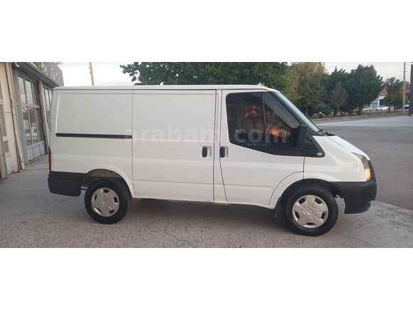 6İLERİ VİTES. ARKADAN İTİŞ. MOTOR YÜZDE 80, KASASI DÜZGÜN