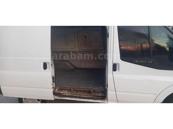 6İLERİ VİTES. ARKADAN İTİŞ. MOTOR YÜZDE 80, KASASI DÜZGÜN