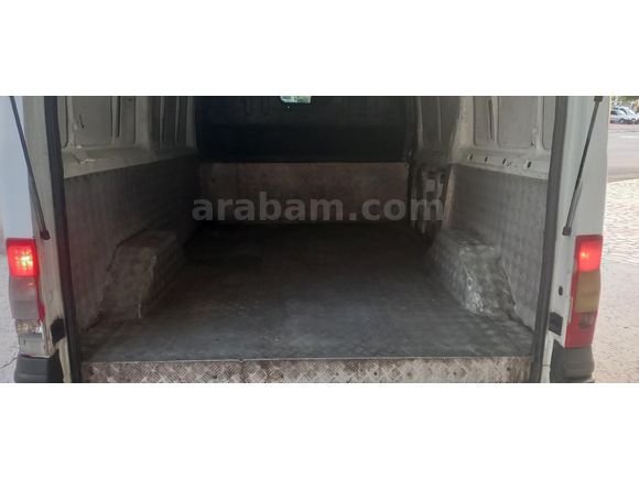 6İLERİ VİTES. ARKADAN İTİŞ. MOTOR YÜZDE 80, KASASI DÜZGÜN