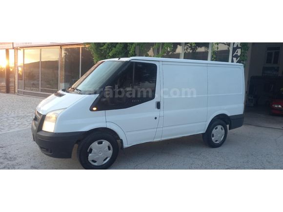 6İLERİ VİTES. ARKADAN İTİŞ. MOTOR YÜZDE 80, KASASI DÜZGÜN