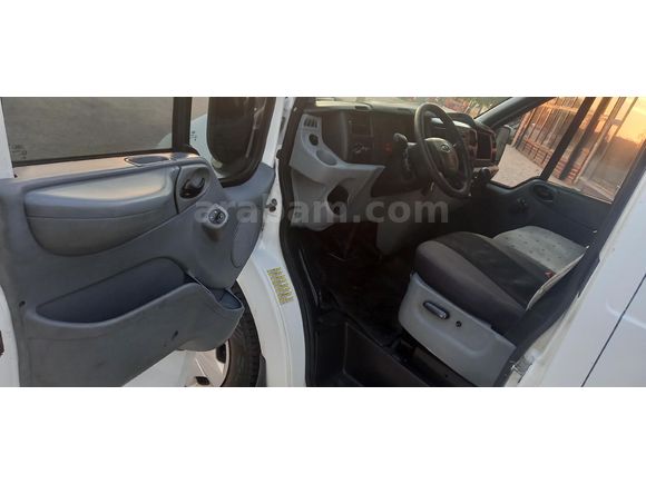 6İLERİ VİTES. ARKADAN İTİŞ. MOTOR YÜZDE 80, KASASI DÜZGÜN