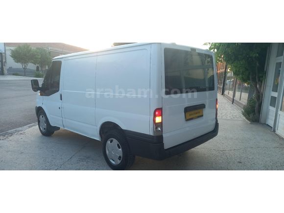 6İLERİ VİTES. ARKADAN İTİŞ. MOTOR YÜZDE 80, KASASI DÜZGÜN