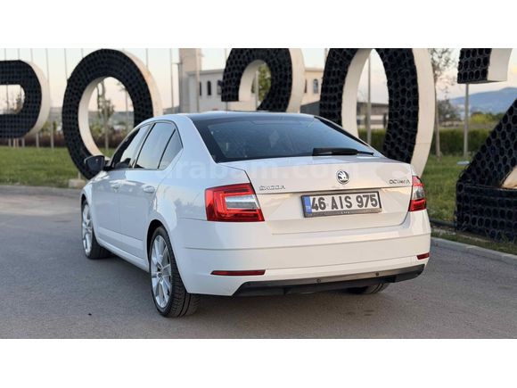 2017 OCTAVIA HATASIZ 18" BRAGA, AMBİYANS, CARPLAY&ANDROID AUTO