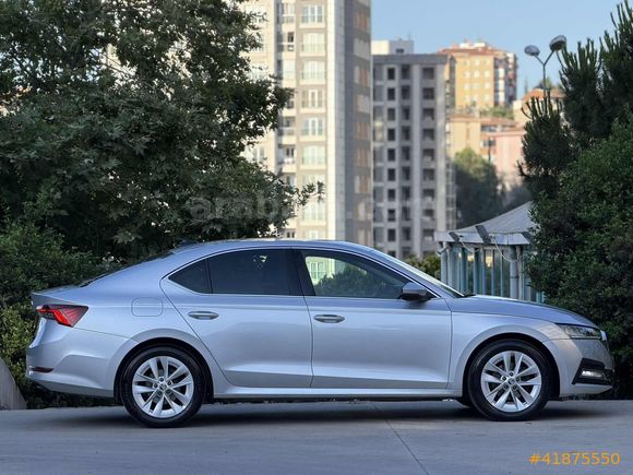 İLK ELDEN 2024 SKODA OCTAVİA 1.5 E-TEC PREMİUM HYBRİD 17.200 KM