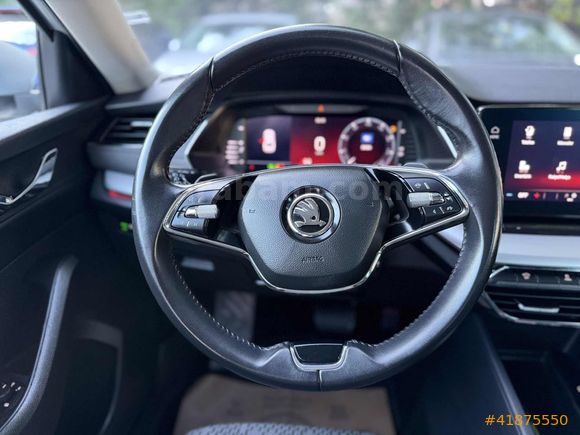 İLK ELDEN 2024 SKODA OCTAVİA 1.5 E-TEC PREMİUM HYBRİD 17.200 KM