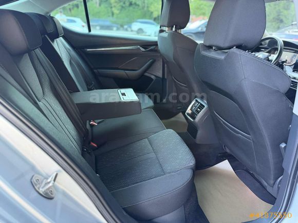 İLK ELDEN 2024 SKODA OCTAVİA 1.5 E-TEC PREMİUM HYBRİD 17.200 KM
