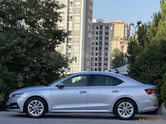 İLK ELDEN 2024 SKODA OCTAVİA 1.5 E-TEC PREMİUM HYBRİD 17.200 KM