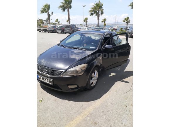 Sahibinden Kia Pro Ceed 1.6 CRDi Cool 2011 Model