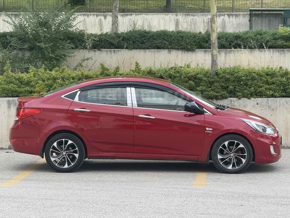 Galeriden Hyundai Accent Blue 1.6 CRDI Mode 2012 Model Ankara