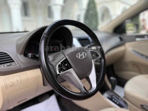 Galeriden Hyundai Accent Blue 1.6 CRDI Mode 2012 Model Ankara