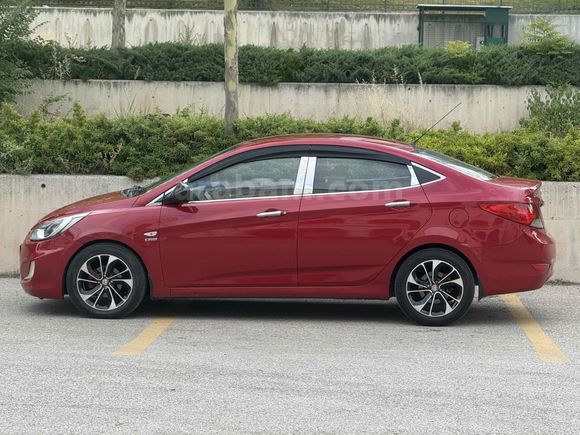 Galeriden Hyundai Accent Blue 1.6 CRDI Mode 2012 Model Ankara