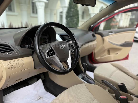 Galeriden Hyundai Accent Blue 1.6 CRDI Mode 2012 Model Ankara