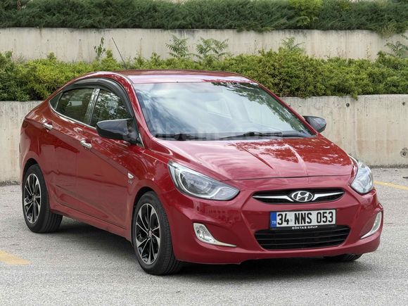 Galeriden Hyundai Accent Blue 1.6 CRDI Mode 2012 Model Ankara