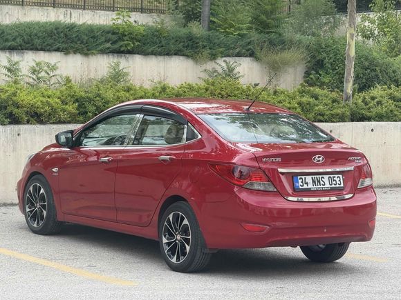 Galeriden Hyundai Accent Blue 1.6 CRDI Mode 2012 Model Ankara