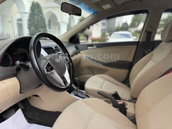 Galeriden Hyundai Accent Blue 1.6 CRDI Mode 2012 Model Ankara