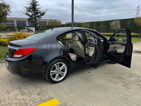 Opel Insignia 1.4 T Edition Elegance 2012 Model 