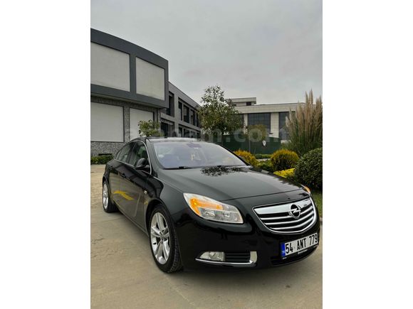 Opel Insignia 1.4 T Edition Elegance 2012 Model 