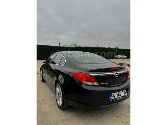 Opel Insignia 1.4 T Edition Elegance 2012 Model 
