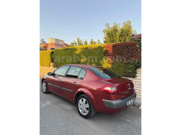 2004 Model   1.6 dinamik 223KM de masrafsız  gerçek kırmızı 