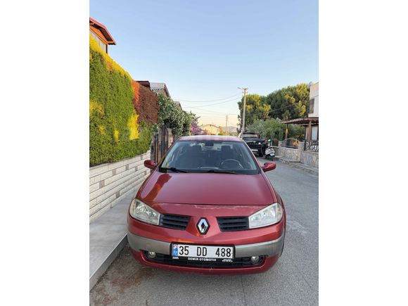 2004 Model   1.6 dinamik 223KM de masrafsız  gerçek kırmızı 