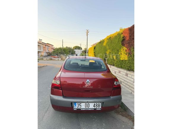 2004 Model   1.6 dinamik 223KM de masrafsız  gerçek kırmızı 