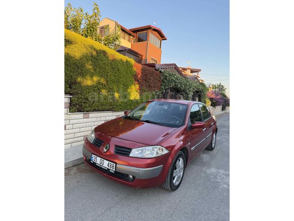 2004 Model   1.6 dinamik 223KM de masrafsız  gerçek kırmızı 