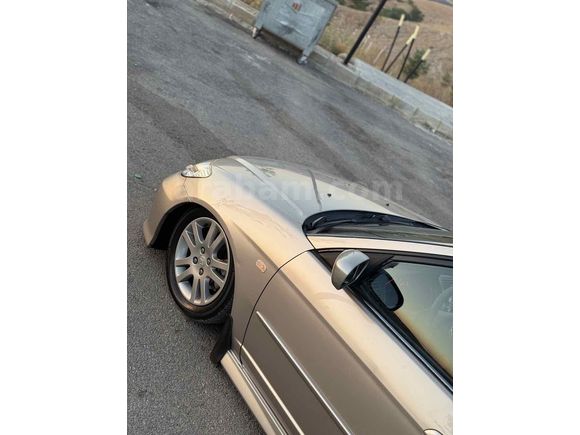Sahibinden Honda Civic 1.6i VTEC ES 2004 Model 