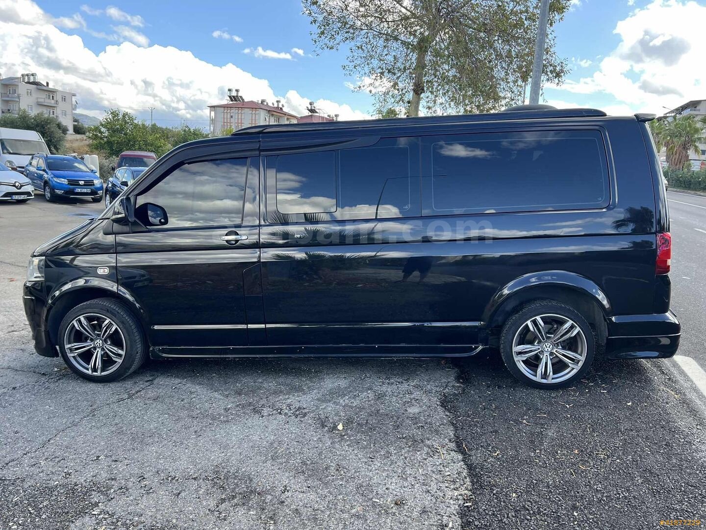 Galeriden Volkswagen Caravelle 2.0 TDI Comfortline 2011 Model Antalya 360.000 km Siyah 2