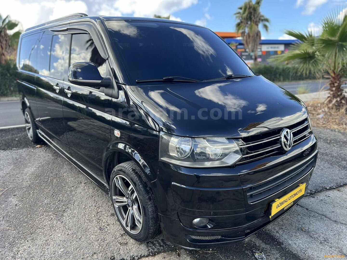 Galeriden Volkswagen Caravelle 2.0 TDI Comfortline 2011 Model Antalya 360.000 km Siyah 6