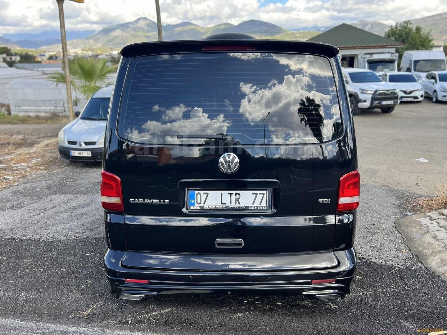 Galeriden Volkswagen Caravelle 2.0 TDI Comfortline 2011 Model Antalya 360.000 km Siyah 4