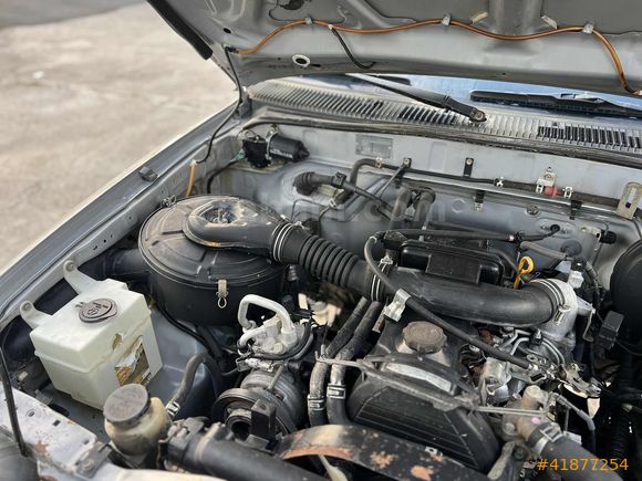 KLİMALI 2003 TOYOTA HİLÜX 2.4 D